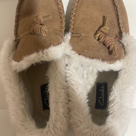 Clarks  Nubuck Moccasin - Picture 5 of 8